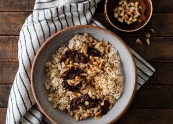 Date & Pine Nut Overnight Oatmeal